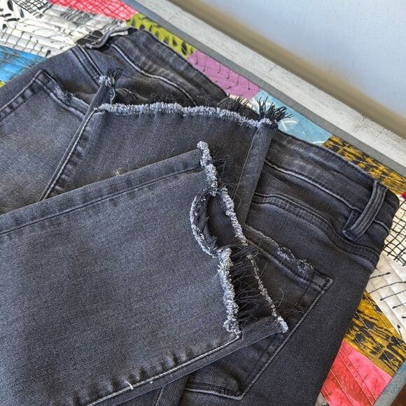 Flying Monkey Black Ankle Cropped Jeans with Raw Hem - Picture 7 of 9